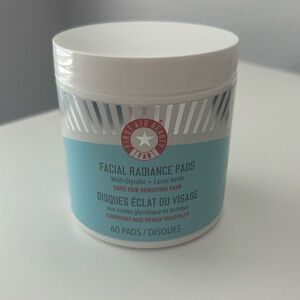 First Aid Beauty Facial Radiance Pads